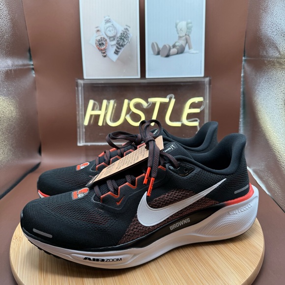 Nike Air Zoom Pegasus 41 Cleveland Browns Black-White-Orange Sz 10 main image 9